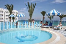 Отель Dreams Beach Hotel 3*