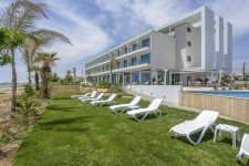 Отель Lebay Beach Hotel 4*