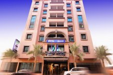 Отель Golden Tulip Al Barsha 4*