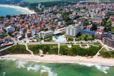 Отель Perla Beach Resort 4*