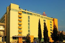 Отель Grand Hotel Oasis  4*