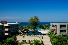 Отель B-lay Tong Phuket 5*