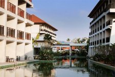 Отель D Varee Mai Khao Beach ex Piraya Resort & Spa 4*