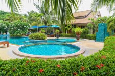 Отель Kata Lucky Villa Pool Access 4*