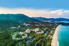 Отель Melati Beach Resort & Spa 5*