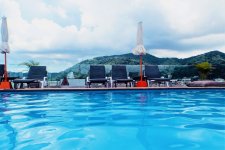 Отель Days Inn Patong Beach 3*