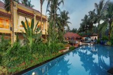 Отель Mayfair Hideaway Spa Resort Goa 4*