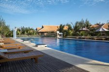 Отель Blue Shell Resort 4*