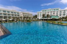 Отель The Sailing Bay Beach Resort 4*