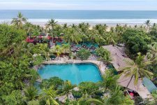 Отель Legian Beach 4*