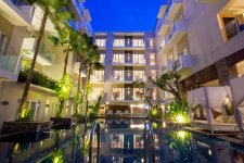 Отель GRAND IXORA KUTA RESORT 4*