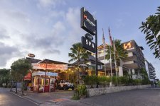 Отель SWISS-BELHOTEL PETITENGET SEMINYAK 4*