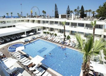 Melpo Antia Hotel & Suites