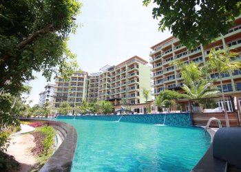 Royal Phala Cliff Beach