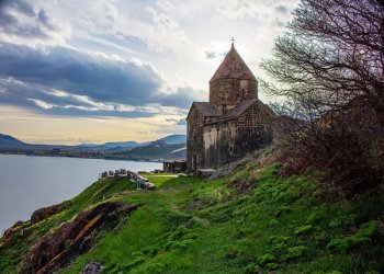 Какие курорты и города стоит посетить в Армении